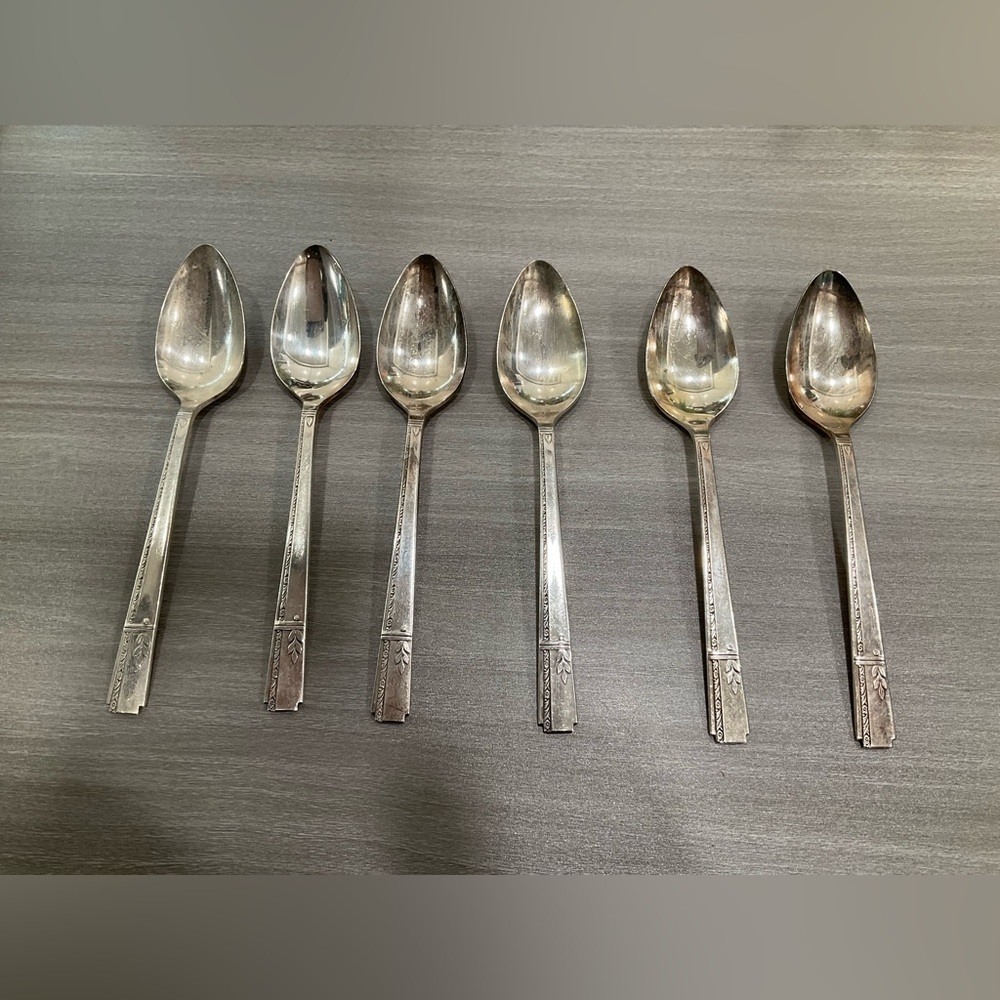 1938 ONEIDA GRENOBLE SILVERPLATE‎ HEIRLOOM SIX LARGE SPOONS
